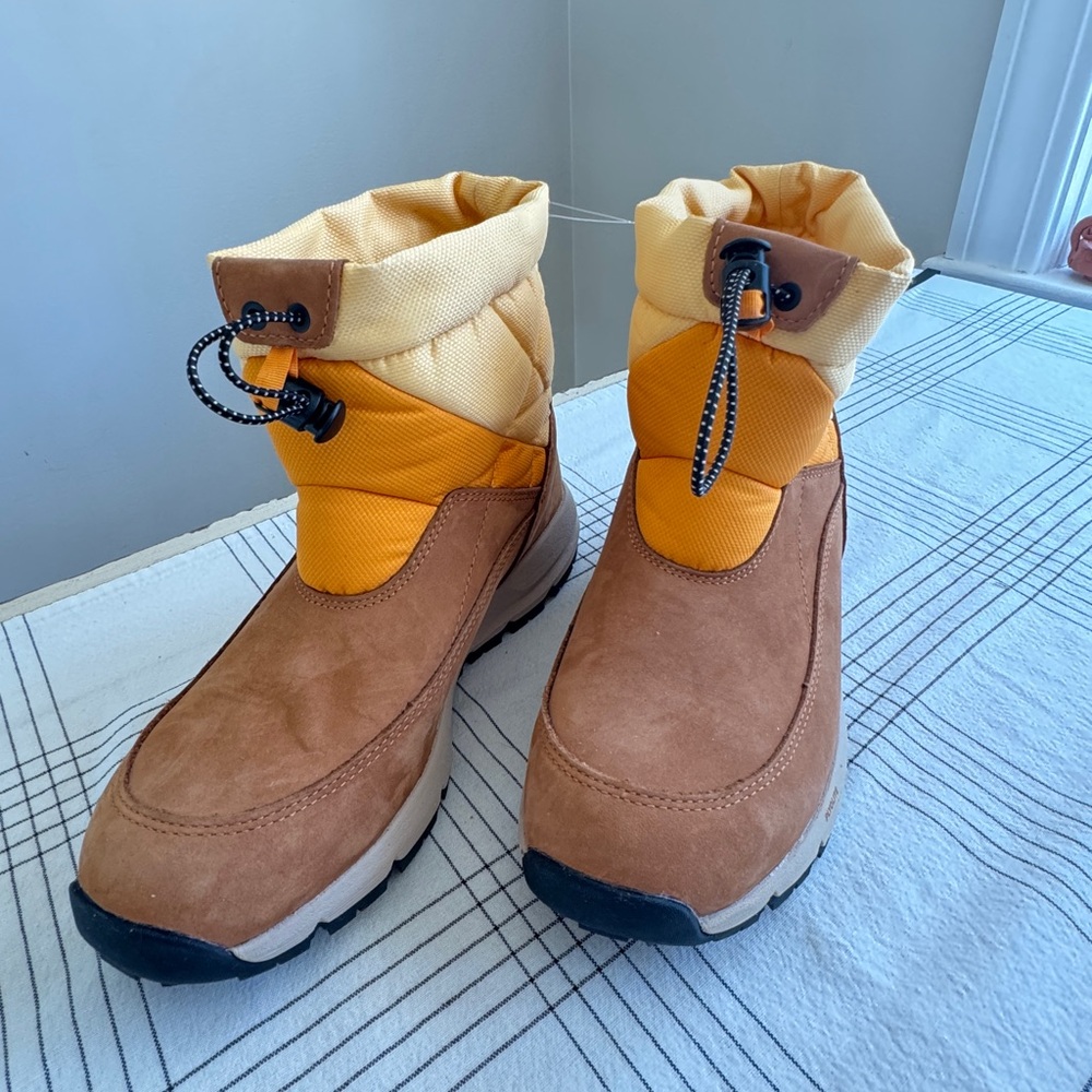 Danner Cloud Cap Roasted Pecan/Apricot Insulated 400G women’s boot / bootie new